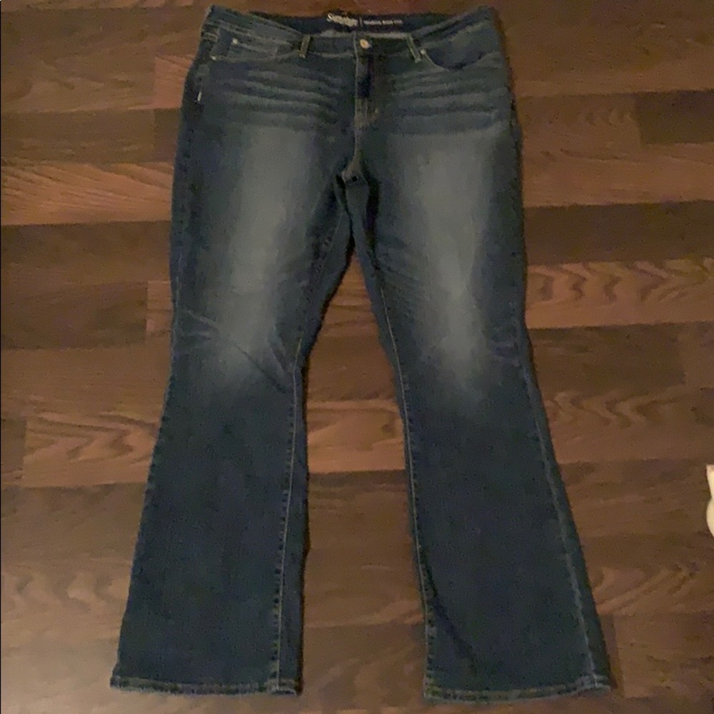 Signature by Levi Strauss Modern Bootcut Jeans